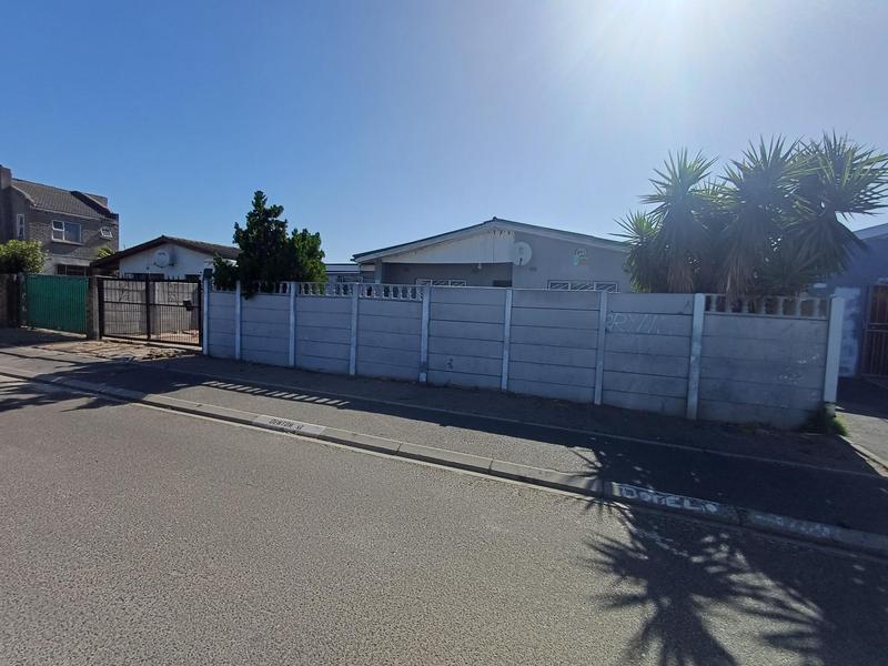2 Bedroom Property for Sale in Ravensmead Western Cape